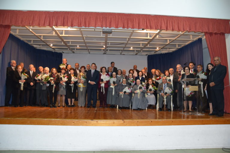 Γιορτάζουμε τα γράμματα τιμούμε τους εκπαιδευτικούς- Τιμήθηκαν οι εκπαιδευτικοί που αφυπηρέτησαν από την κοινότητα