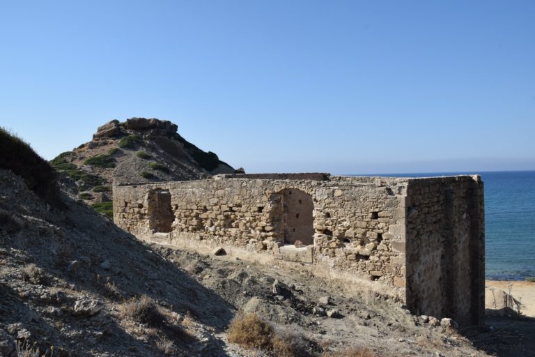 Επιδιόρθωση Αποθηκών χαρουπιών στον Κόρνο