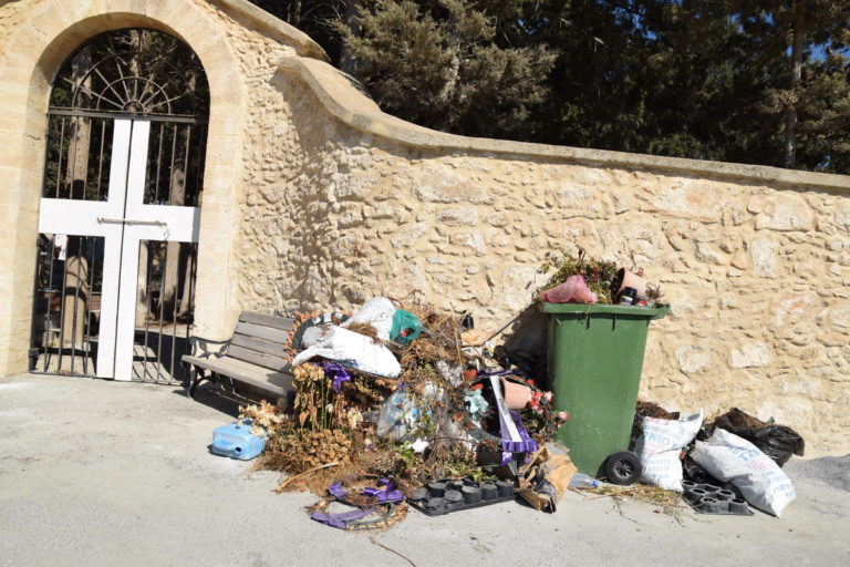 Καθαριότητα Κοιμητηρίων Κορμακίτη- ο πολιτισμός μας από τους νεκρούς μας φαίνεται