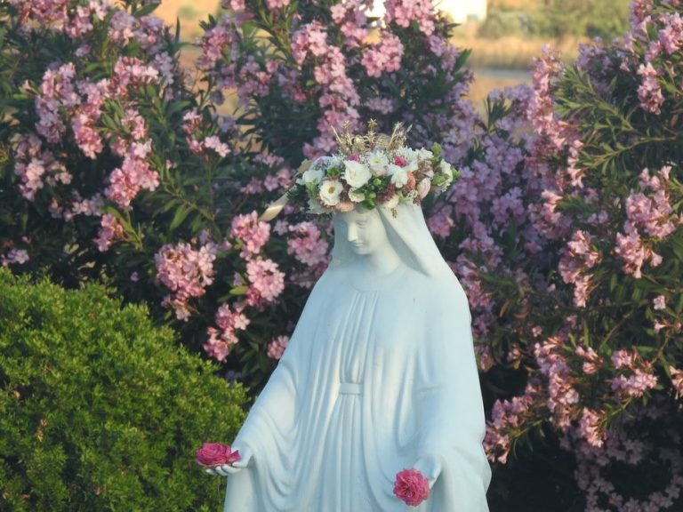 Δεύτερη προσευχή του Πάπα Φραγκίσκου για την Παναγία