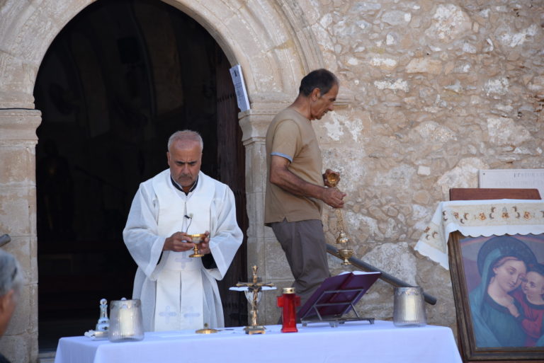 Ανακοίνωση Πάτερ Αντουάν Ρούκκος για το ωράριο των Θείων Λειτουργιών στον Κορμακίτη