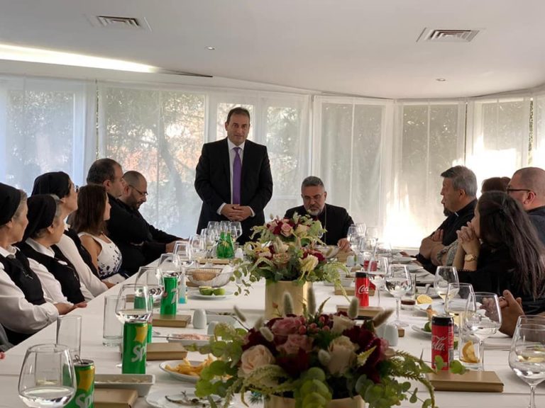 Επίσημο γεύμα Εκπροσώπου Μαρωνιτών προς τιμή του Αρχιεπισκόπου, Ιερέων και Καλογραιών