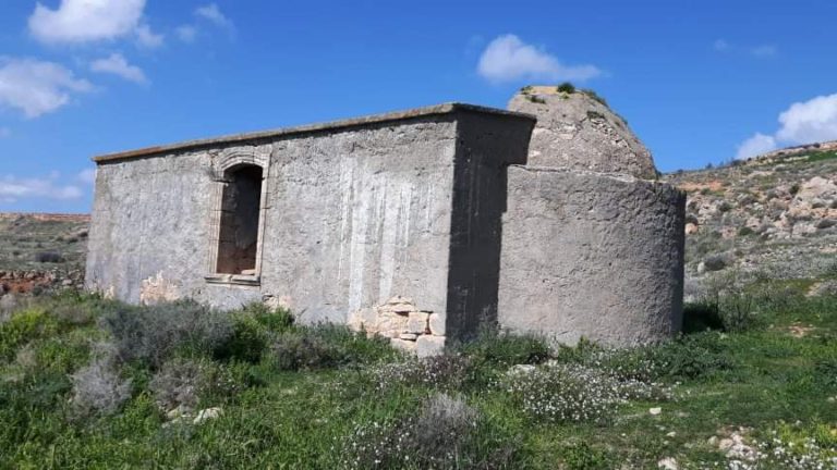 Ιστορικό Χρονογράφημα της Εκκλησίας του Αγίου Ιωάννη των Μαρωνιτών στο Αρχαίο Μαρωνίτικο Χωριό Φλούδι .