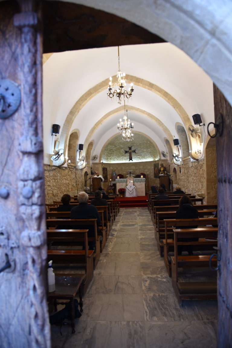 Ανοίγει η παλιά εκκλησία του Αγίου Γεωργίου στον Κορμακίτη για τους Πιστούς μόνο τις καθημερινές και υπό περιορισμούς